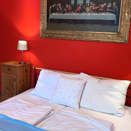 Gemutliches Zimmer Im Innenhof ヨイス エクステリア 写真