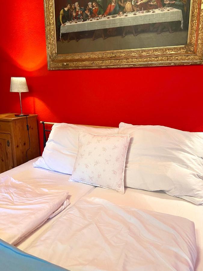 Gemutliches Zimmer Im Innenhof ヨイス エクステリア 写真