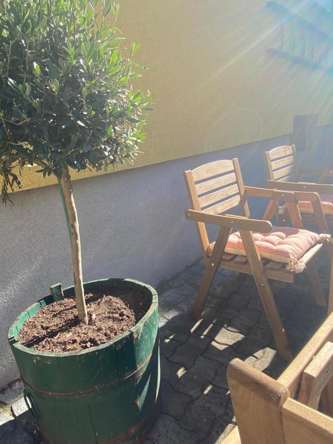 Gemutliches Zimmer Im Innenhof ヨイス エクステリア 写真
